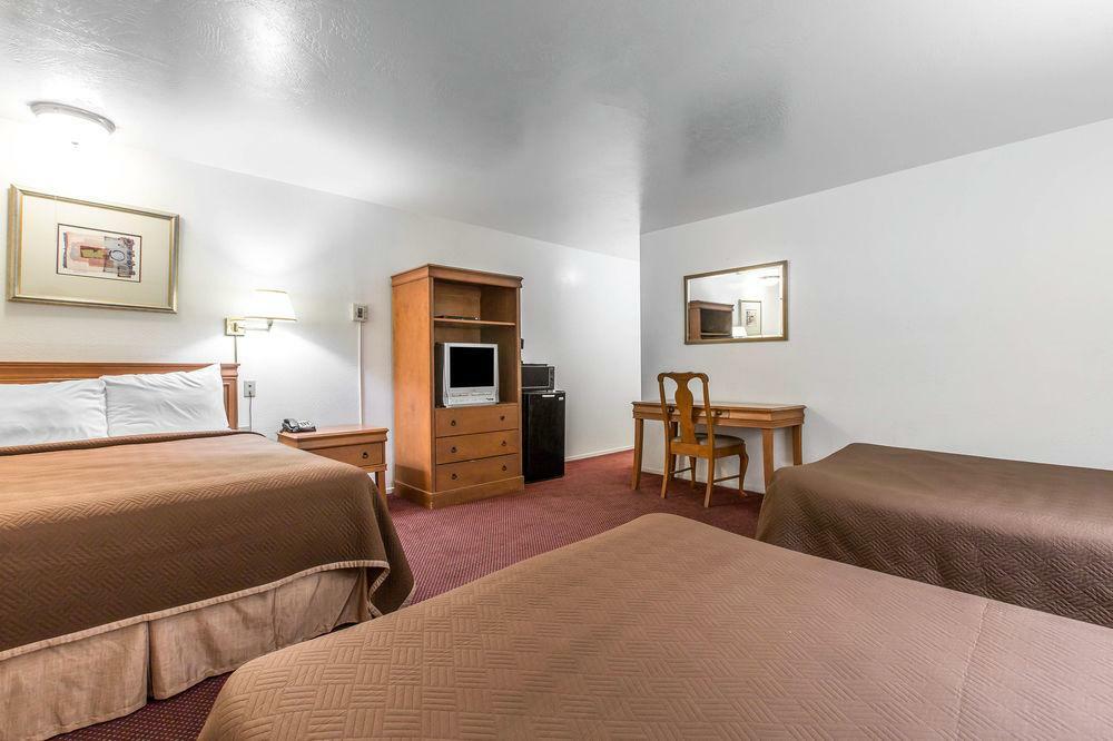 Rodeway Inn Near University-Gateway To Yosemite Merced Extérieur photo