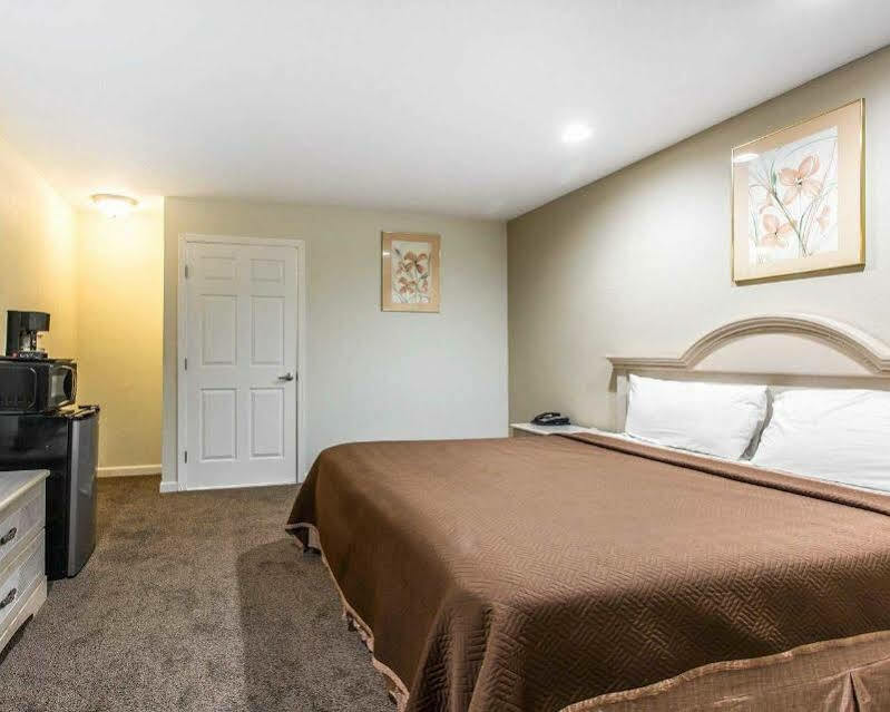 Rodeway Inn Near University-Gateway To Yosemite Merced Extérieur photo