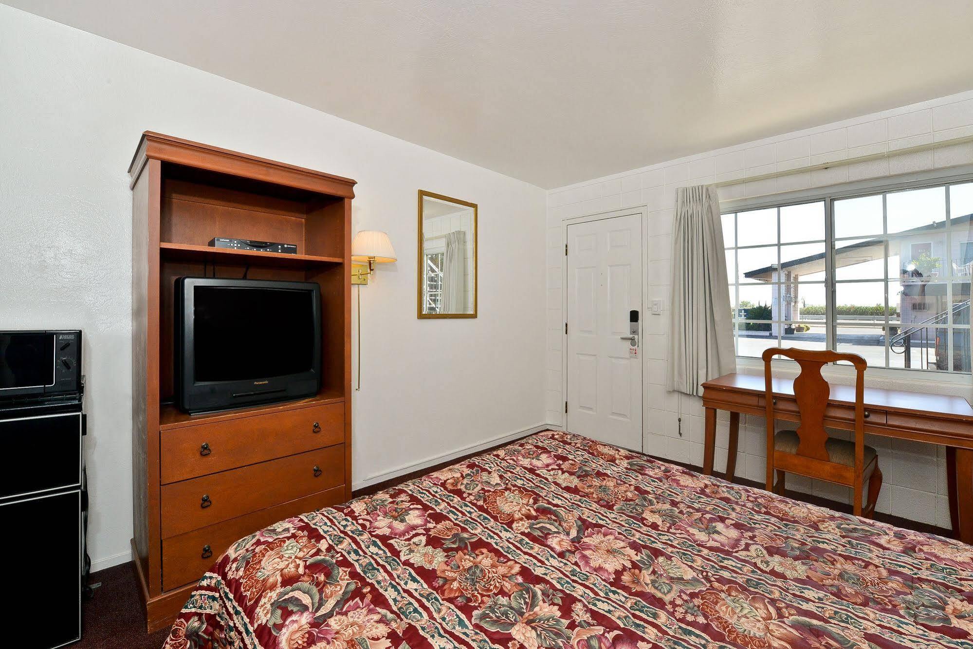 Rodeway Inn Near University-Gateway To Yosemite Merced Extérieur photo